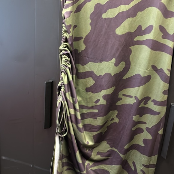 NWOT Camo Bodycon Midi - Picture 4 of 4